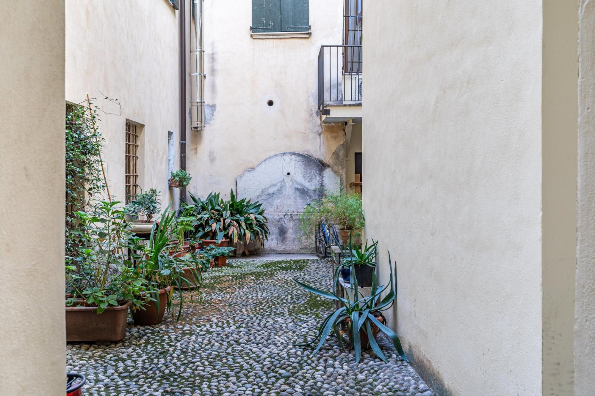 Casa San Faustino - Brescia Citycenter - By Host4U מראה חיצוני תמונה